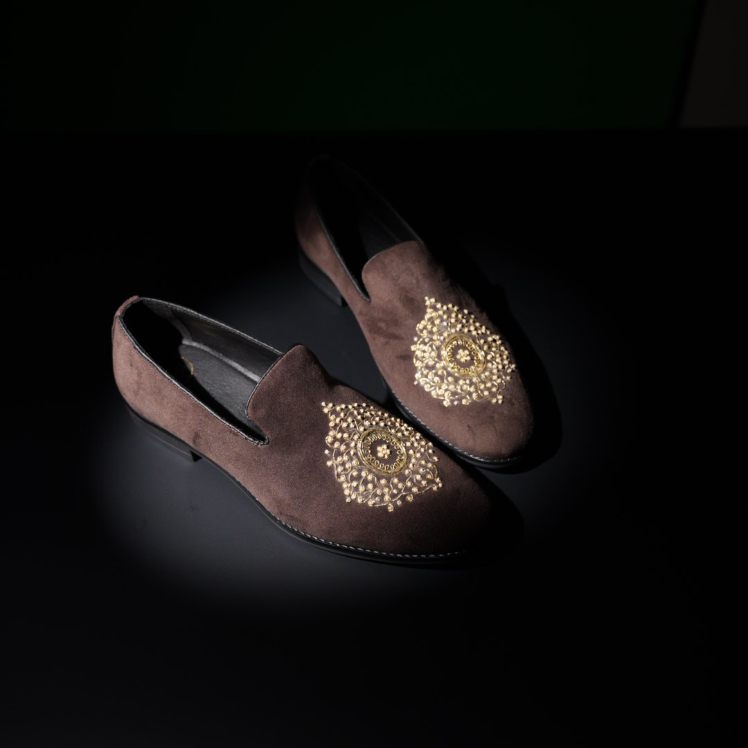 Monkstory Maharaja Zardosi Embroidered Slip-Ons – Brown