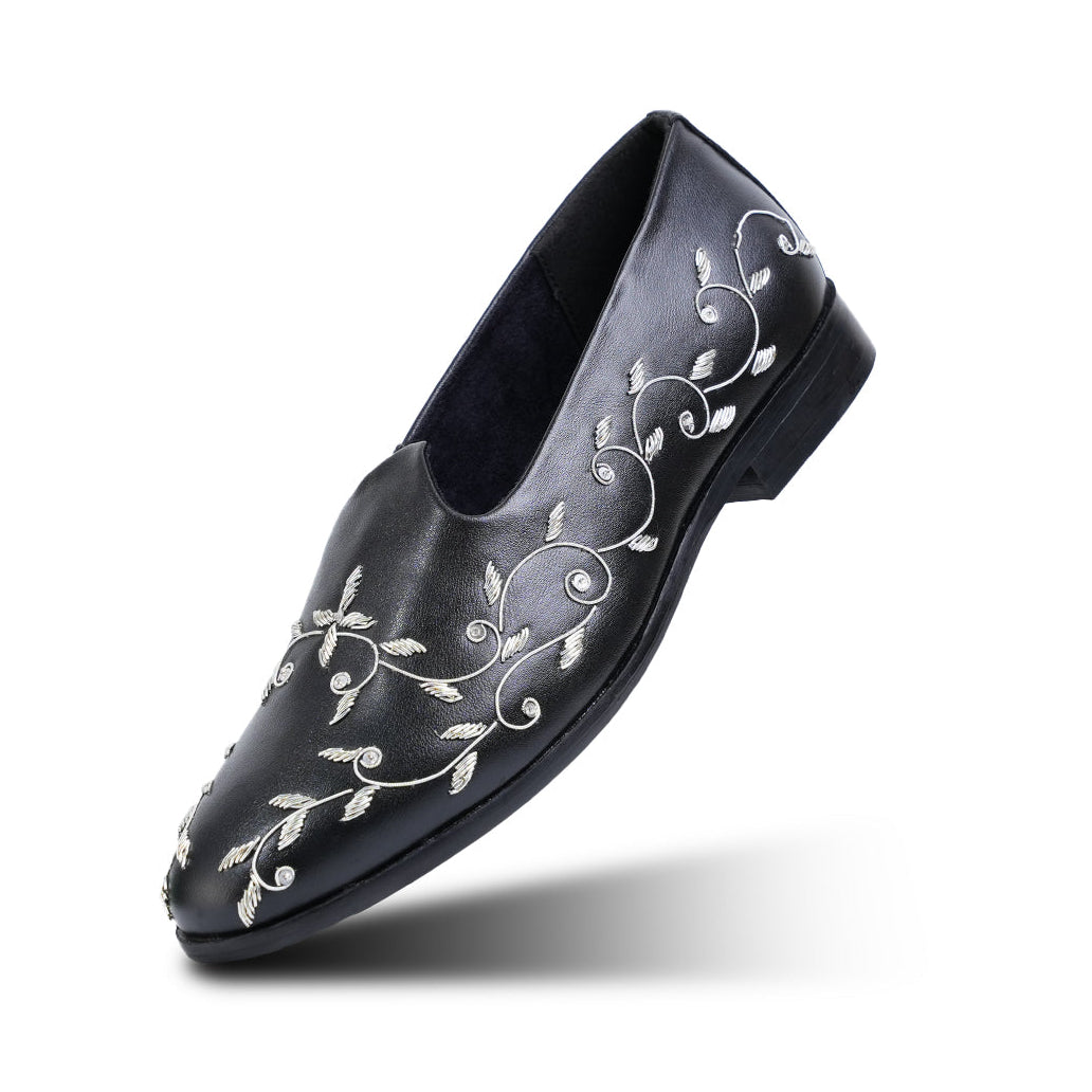 Monkstory Regal Floral Zardosi Mojari ā Black