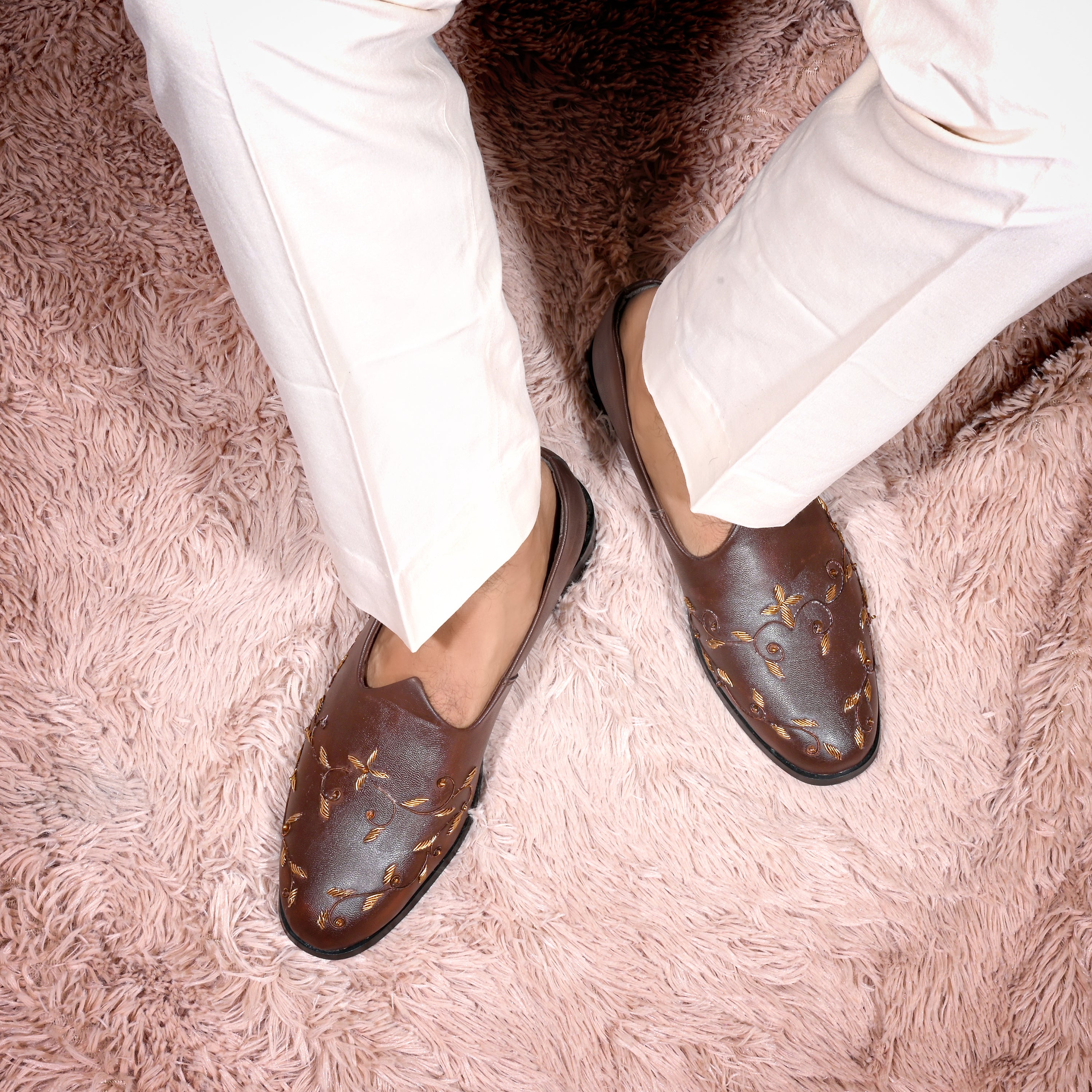 Monkstory Regal Floral Zardosi Mojari – Brown