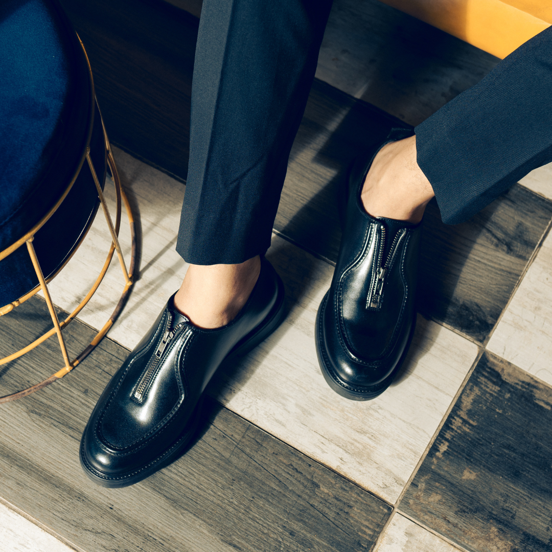 Monkstory Cosmopolitan Zip-Up Loafers  - Black