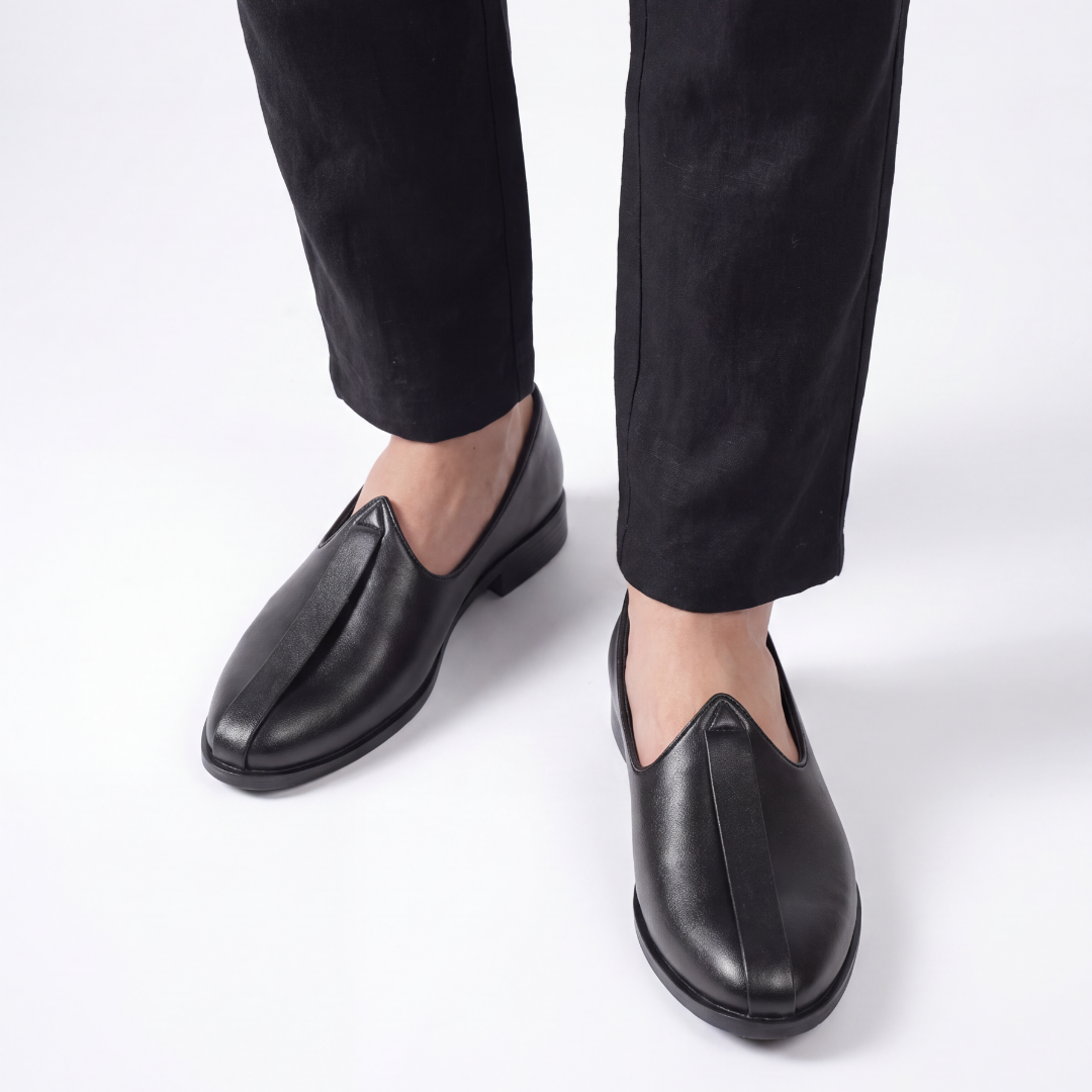 Monkstory Minimal Darbar Mojari – Black