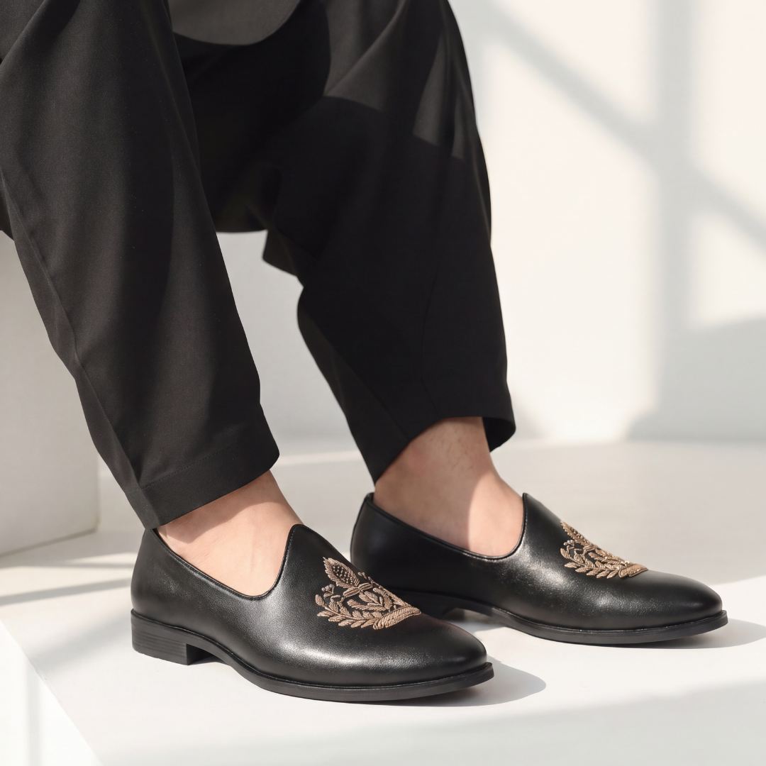 Monkstory Legacy Embroidered Mojari – Black