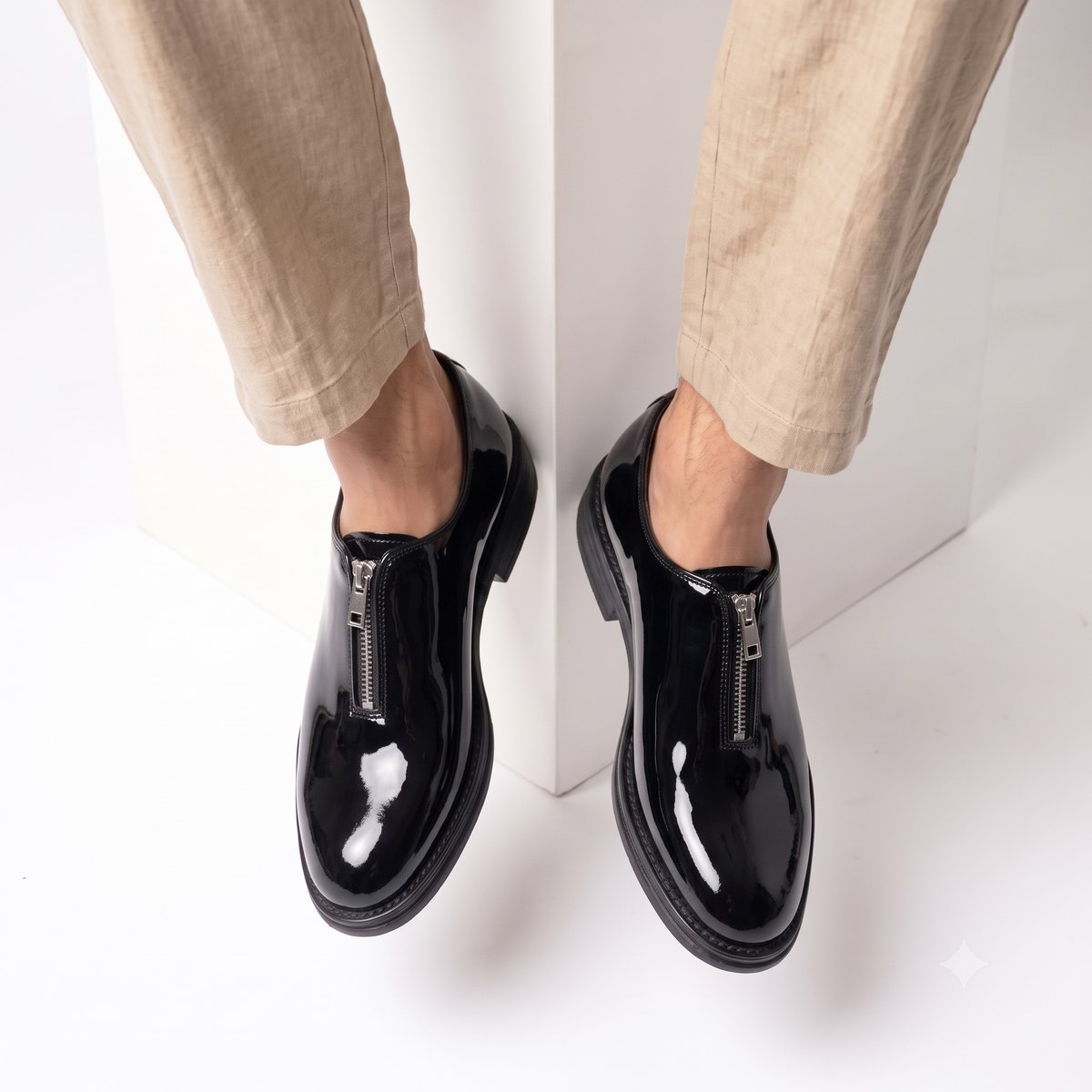 Monkstory Atelier 1937 Zip Up Glossy Oxford Slip-Ons – Black
